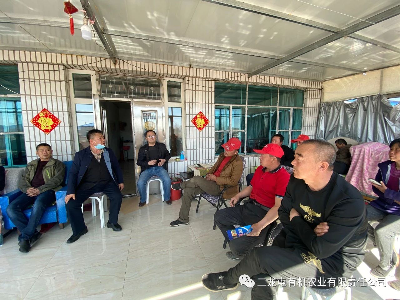 产业扶贫为抓手 助力春耕促致富(图1)